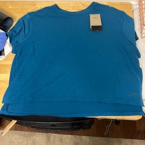 NWT Womens Nike Yoga Dri-Fit top size XL